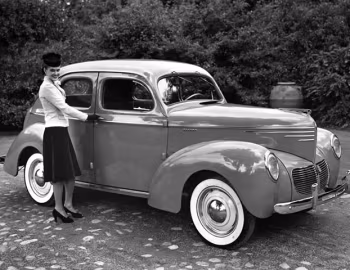Willys Deluxe Sedan (440) '1940