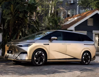 Xpeng X9 '2024–pr.