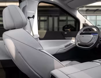 Интерьер Xpeng X9 '2024–н.в.