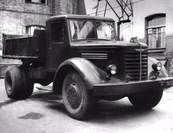 ЯАЗ-205 '11.1946–48