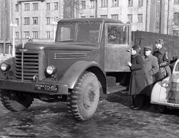 ЯАЗ-210 '1947