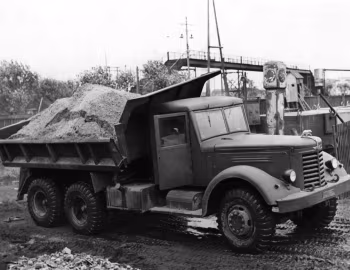 ЯАЗ-218 '12.1954–56