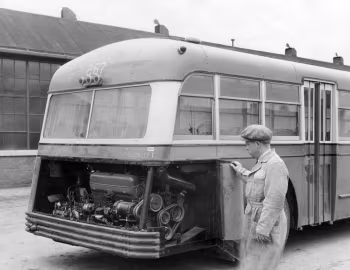 Під капотом Yellow Coach Model 728 '1935–39