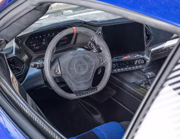 Интерьер Zenvo TSR-S '2020–25