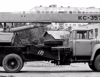 КС-3575А на шасси ЗиЛ-133ГЯ '1982–92