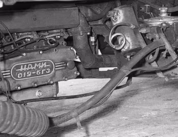 Under The Hood ЗиУ-8 '1962