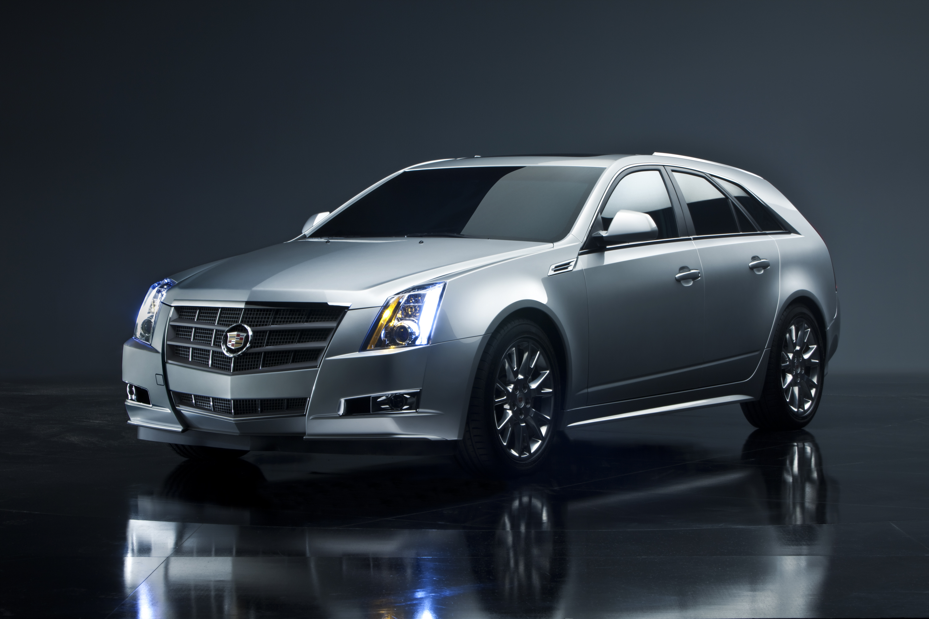 Представлен обновленный седан Cadillac CT5 — Авторевю