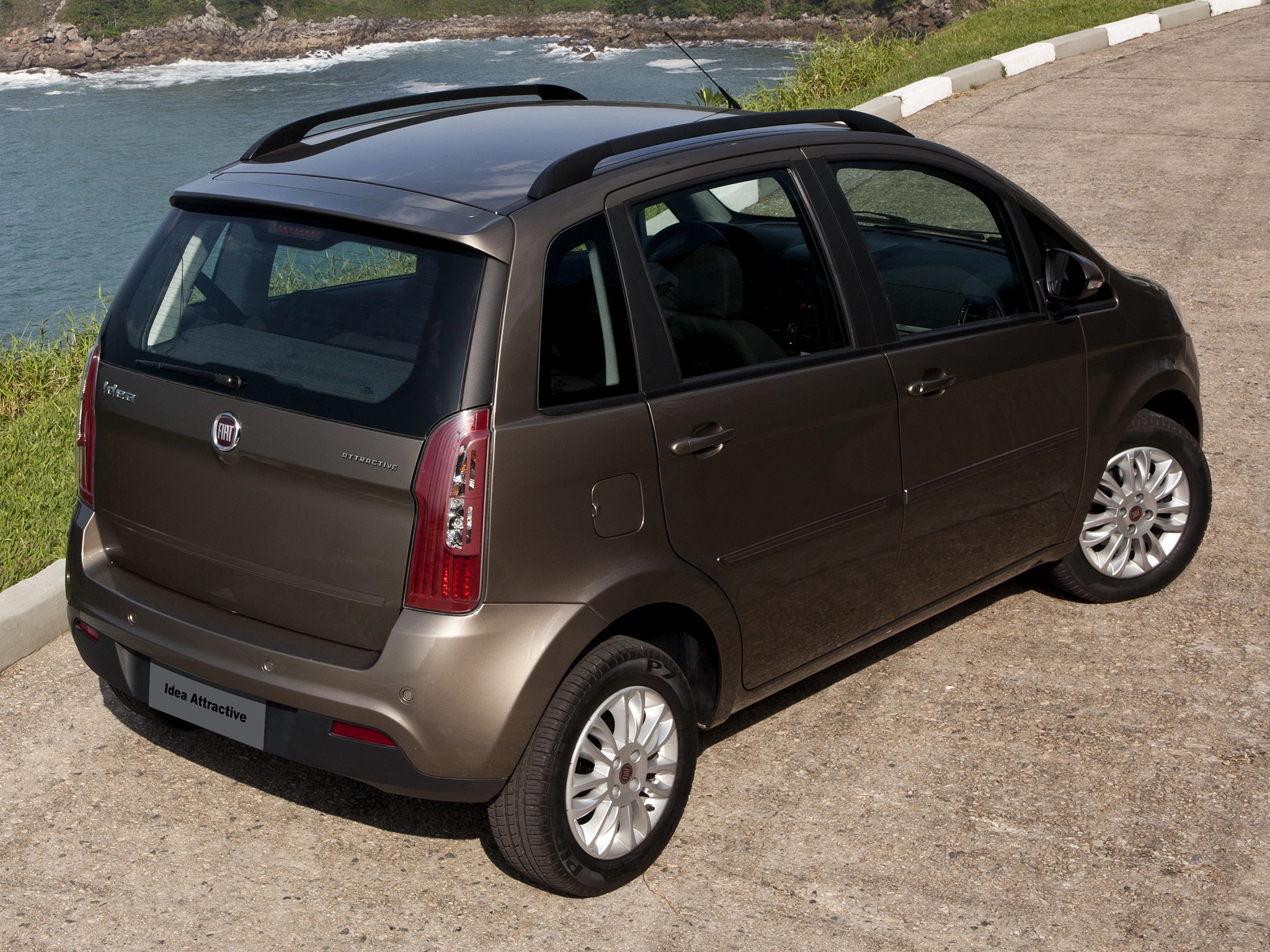 fiat_idea_attractive_5.jpg