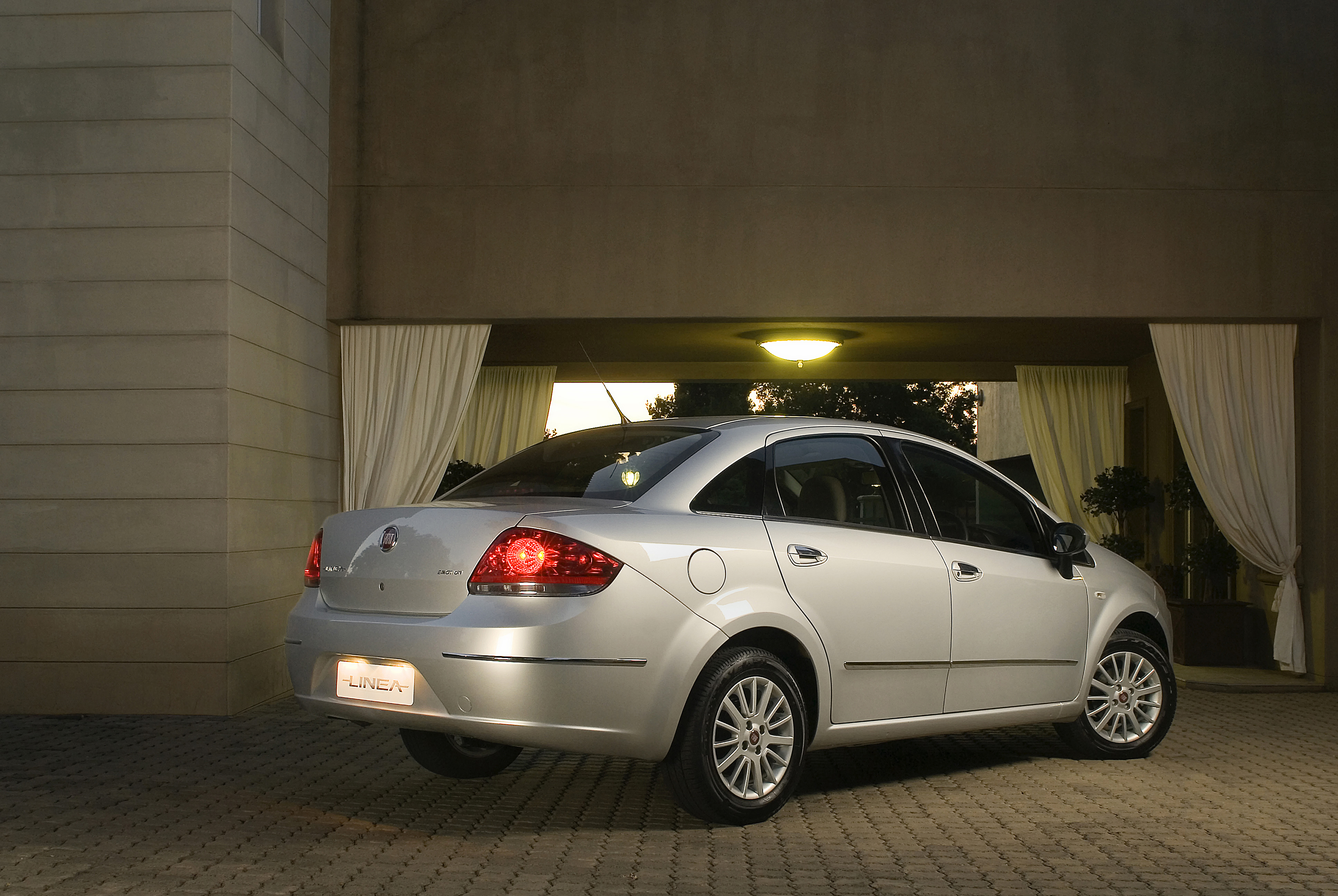 fiat_linea_83.jpeg
