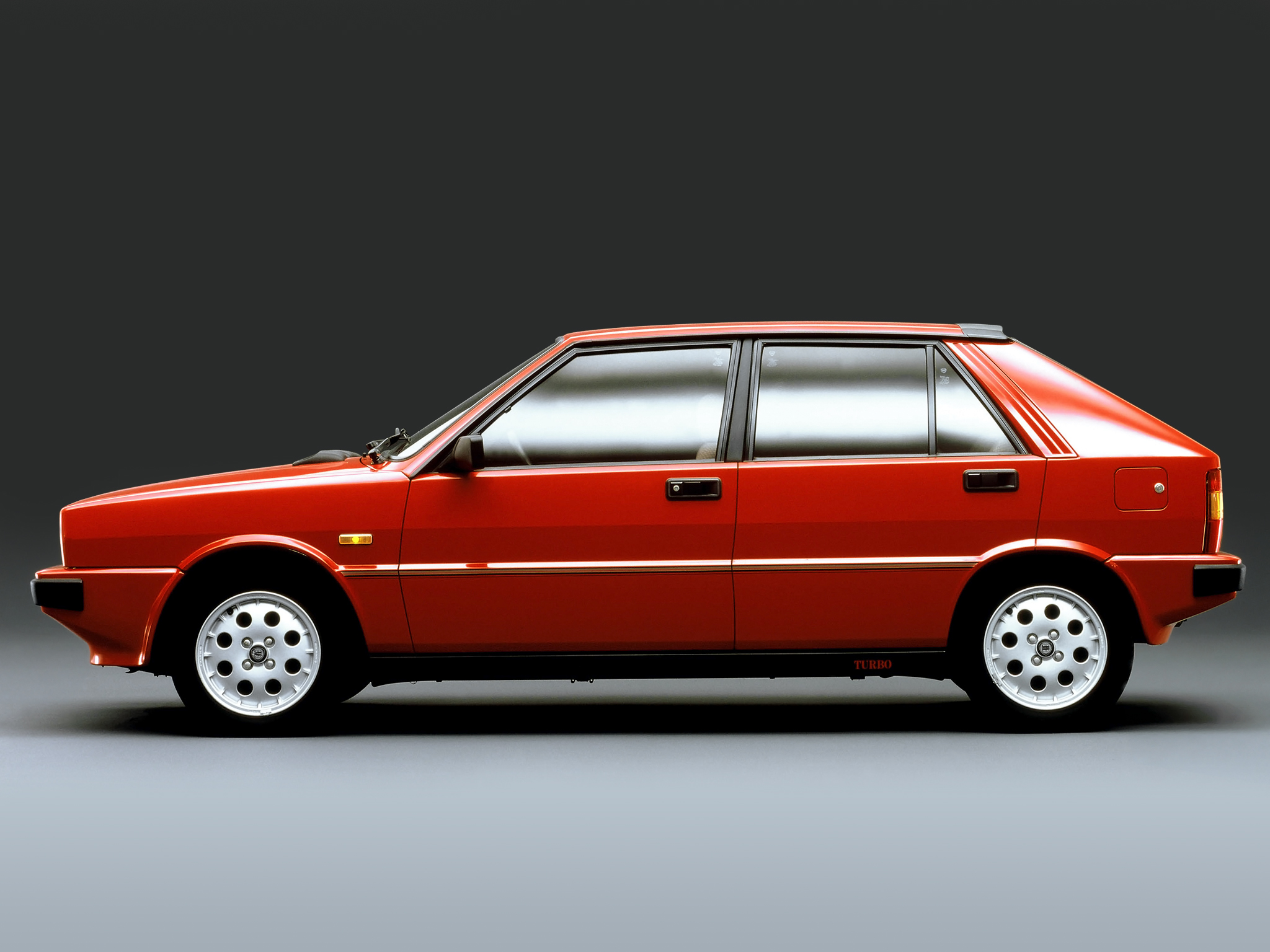 https://s3.wheelsage.org/picture/l/lancia/delta/lancia_delta_hf_turbo_6.jpg