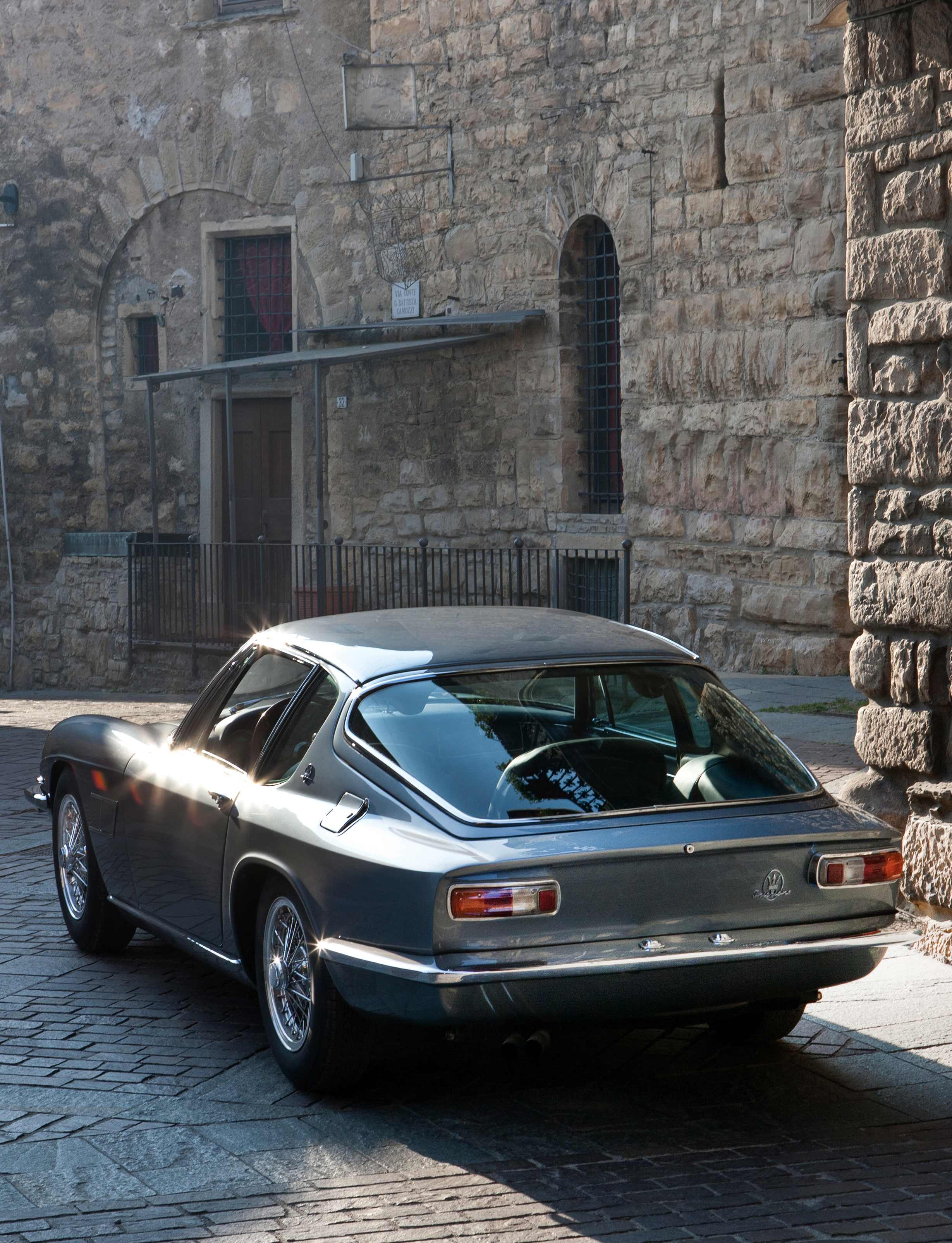 https://s3.wheelsage.org/picture/m/maserati/mistral_3700_coupe/maserati_mistral_3700_coupe_5.jpeg