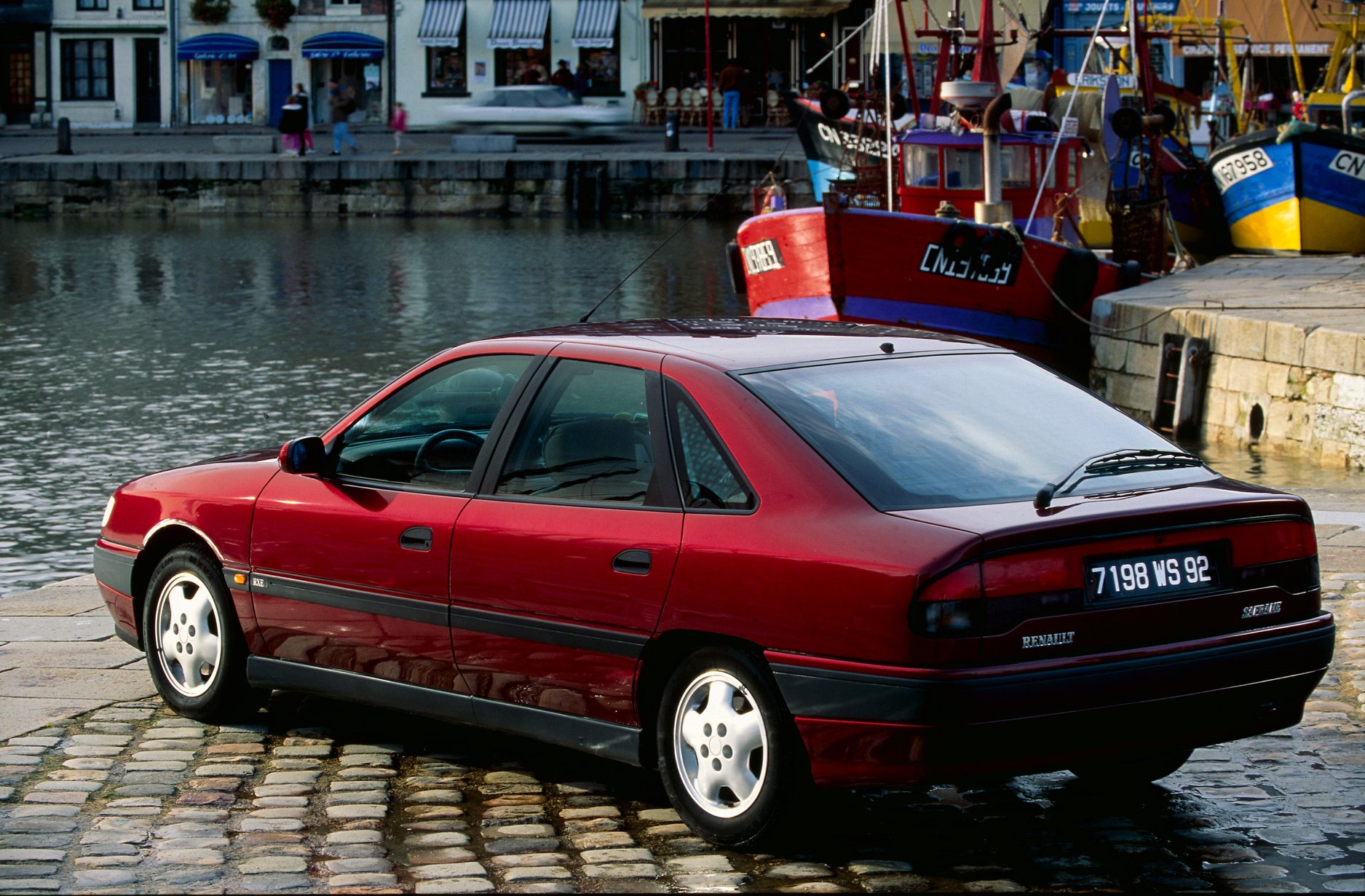 renault_safrane_3.0i_v6_rxe.jpeg