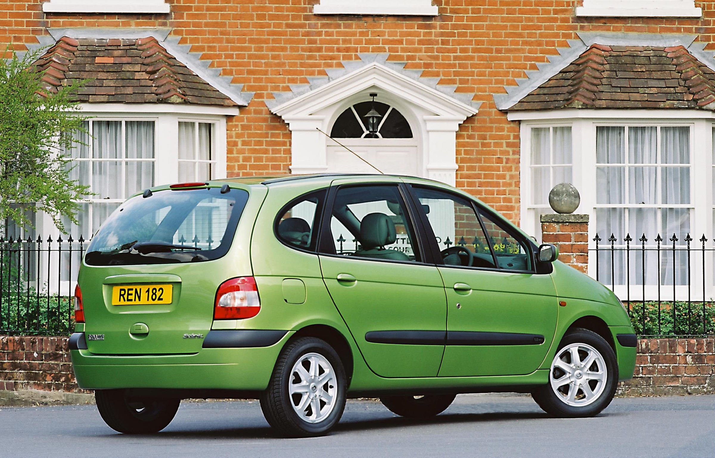 renault_scenic_97.jpeg